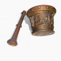 Mortero Costilla Siglo XVII - Bronce Dorado - Cositas Antiguas – La Guadaña, Anticuarios Online en Jerez , vender antigüedades, muebles antiguos