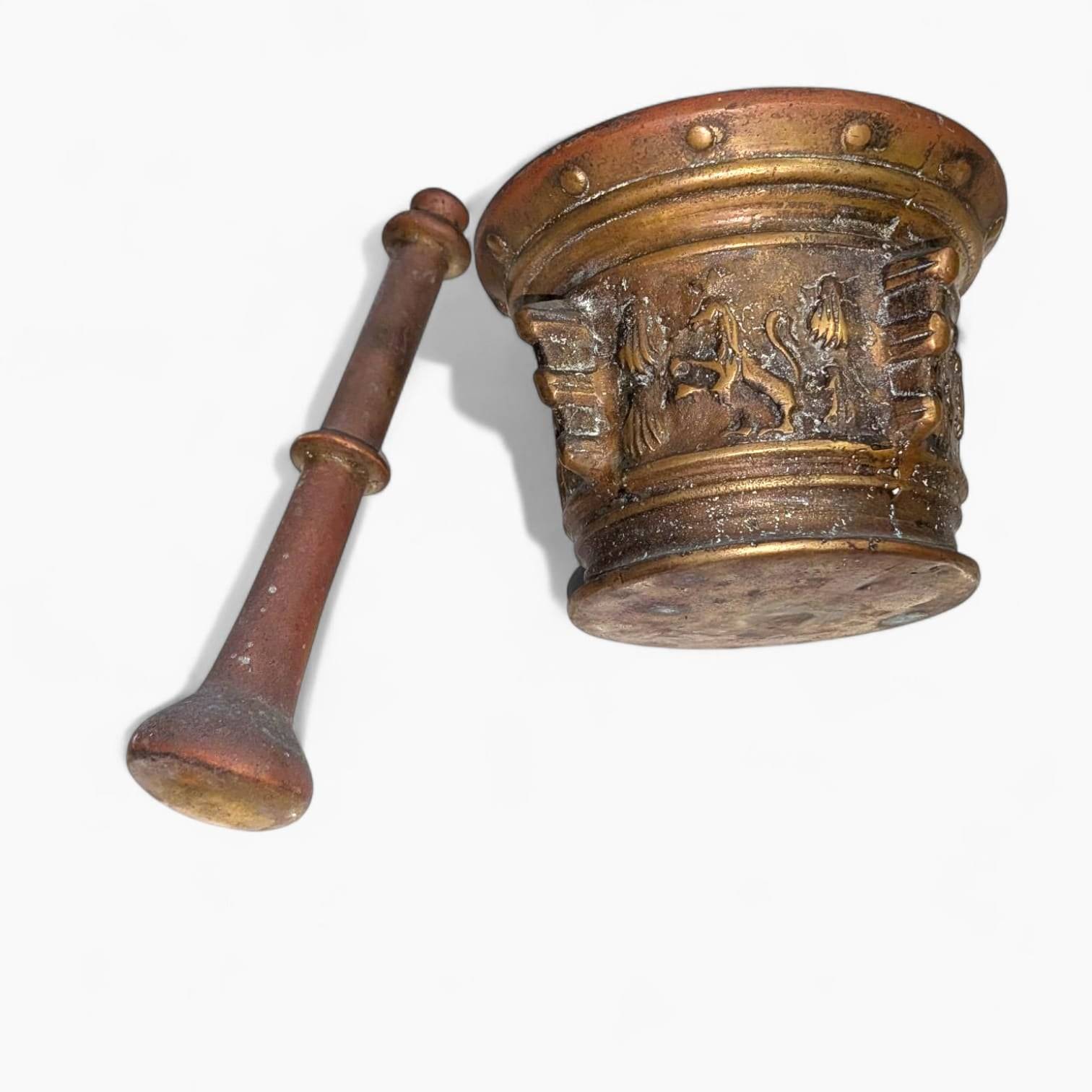 Mortero Costilla Siglo XVII - Bronce Dorado - Cositas Antiguas – La Guadaña, Anticuarios Online en Jerez , vender antigüedades, muebles antiguos