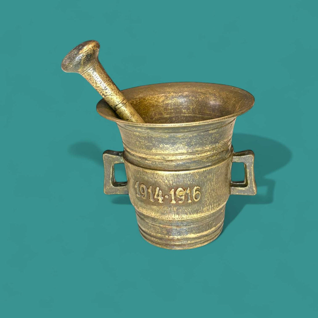 Mortero antiguo de bronce con maja original y único - Cositas Antiguas – La Guadaña, Anticuarios Online en Jerez , vender antigüedades, muebles antiguos
