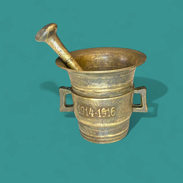 Mortero antiguo de bronce con maja original y único - Cositas Antiguas – La Guadaña, Anticuarios Online en Jerez , vender antigüedades, muebles antiguos