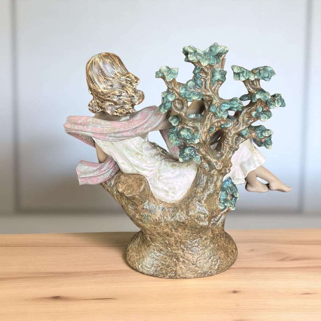 Lladró Day Dream, escultura de porcelana artística única - Cositas Antiguas – La Guadaña, Anticuarios Online en Jerez , vender antigüedades, muebles antiguos