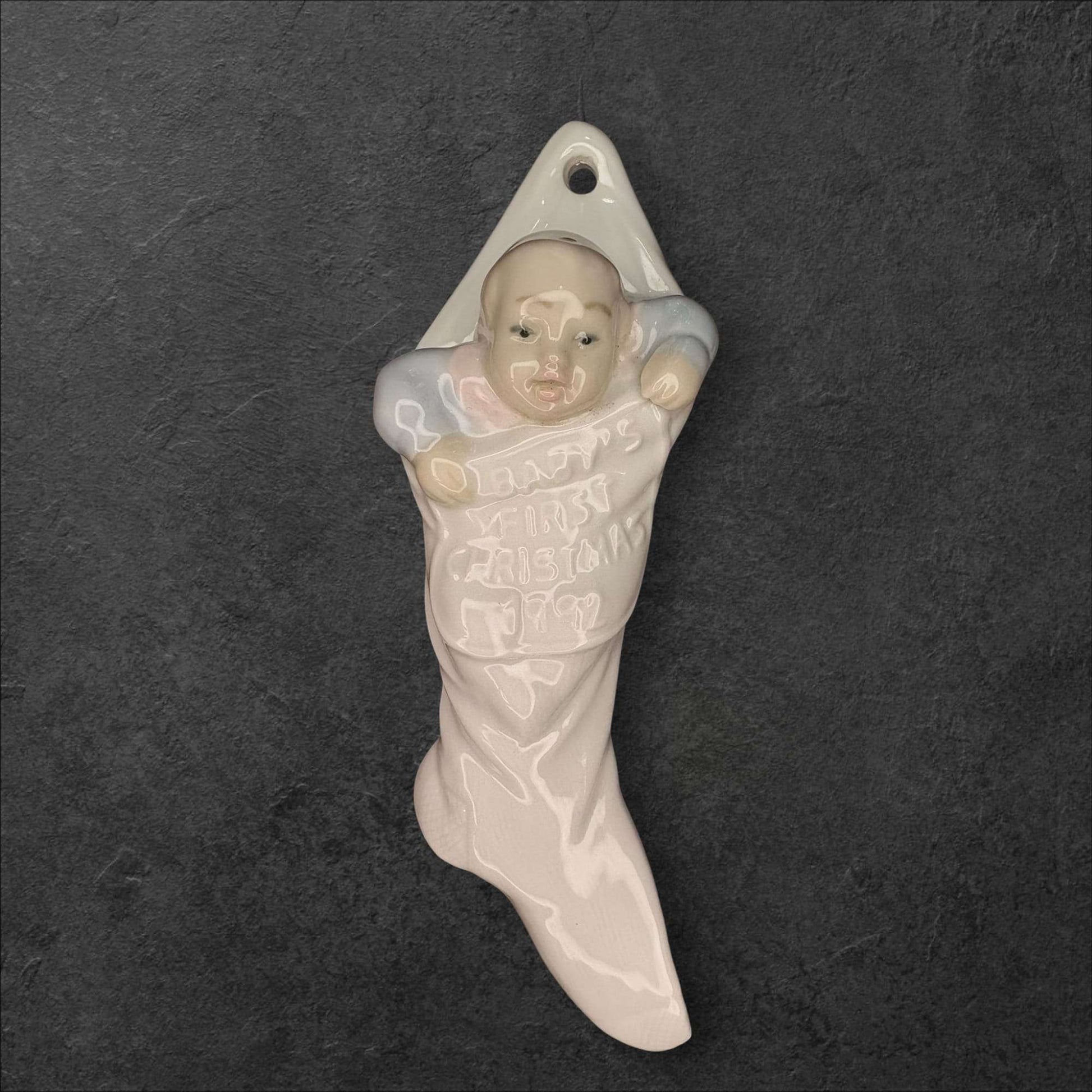 La primera Navidad del bebé | Figura Lladró original - Cositas Antiguas – La Guadaña, Anticuarios Online en Jerez , vender antigüedades, muebles antiguos