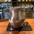 Olla de cobre antigua martilleada con tapa y asas - Cositas Antiguas – La Guadaña, Anticuarios Online en Jerez , vender antigüedades, muebles antiguos