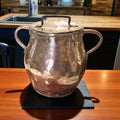 Olla de cobre antigua martilleada con tapa y asas - Cositas Antiguas – La Guadaña, Anticuarios Online en Jerez , vender antigüedades, muebles antiguos