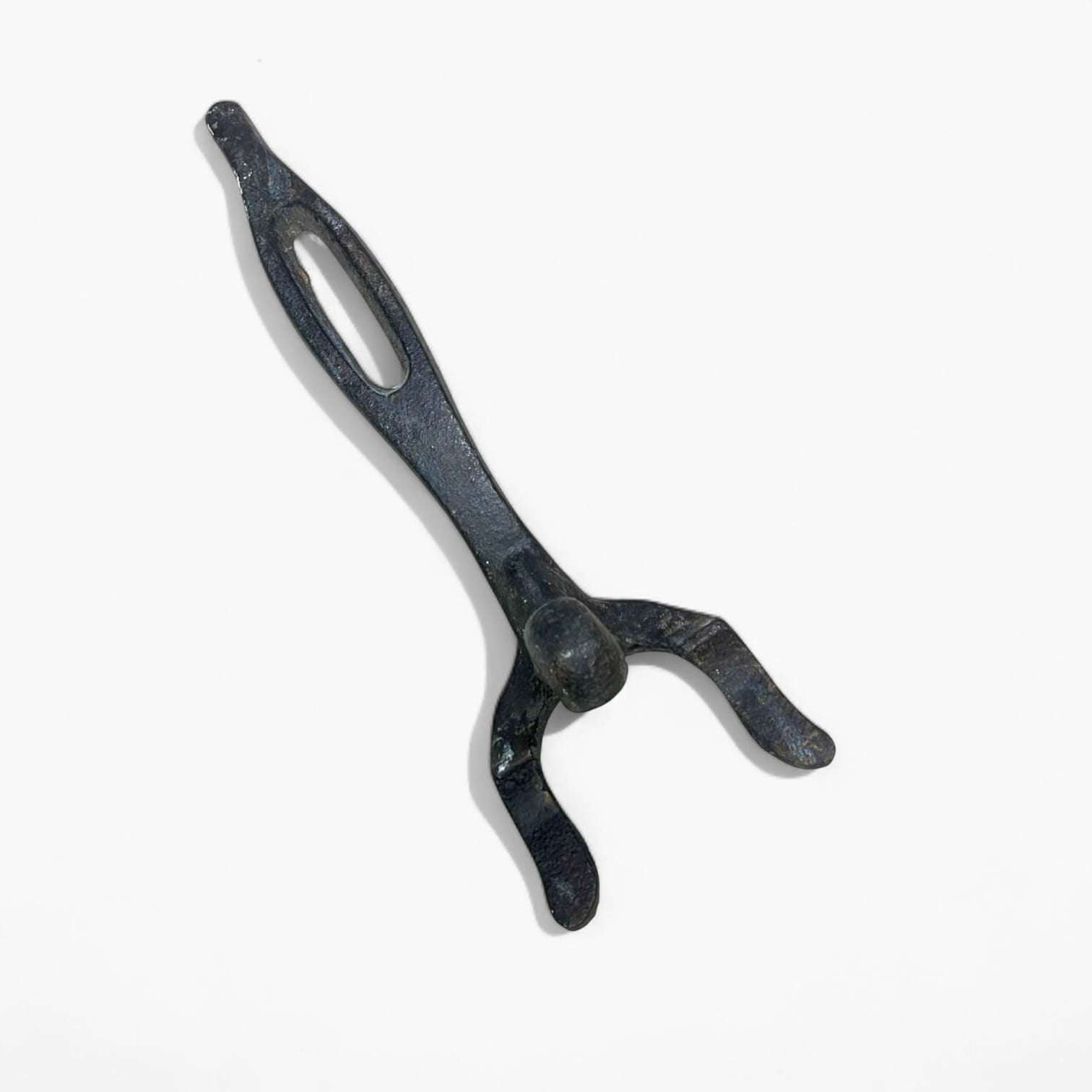 Agarradera antigua para ollas y sartenes de hierro forjado - Cositas Antiguas – La Guadaña, Anticuarios Online en Jerez , vender antigüedades, muebles antiguos