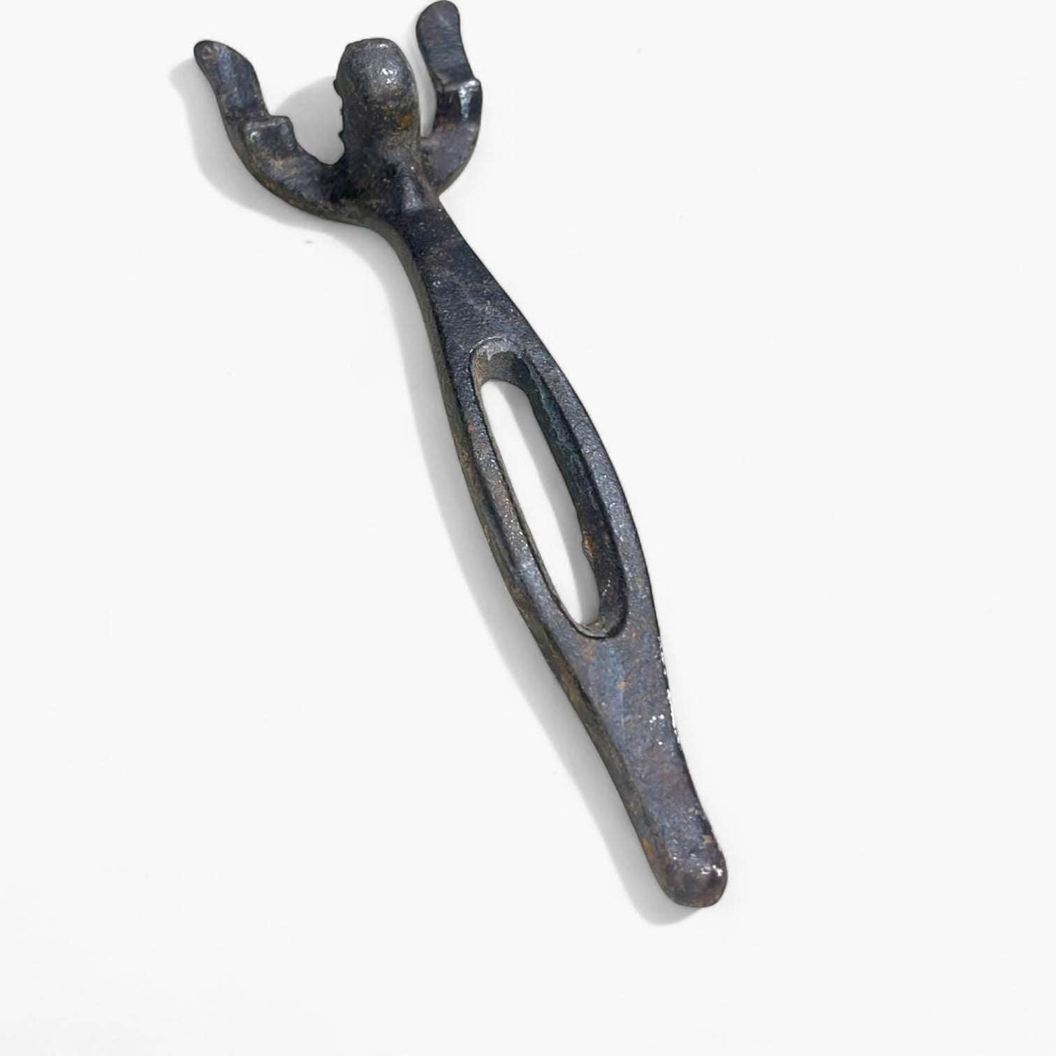 Agarradera antigua para ollas y sartenes de hierro forjado - Cositas Antiguas – La Guadaña, Anticuarios Online en Jerez , vender antigüedades, muebles antiguos