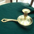 Palmatoria de metal dorado con mango calado grabado vintage - Cositas Antiguas – La Guadaña, Anticuarios Online en Jerez , vender antigüedades, muebles antiguos