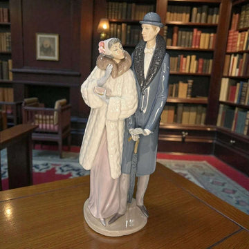 Pareja Lladró en porcelana fina | Elegancia, arte - Cositas Antiguas – La Guadaña, Anticuarios Online en Jerez , vender antigüedades, muebles antiguos