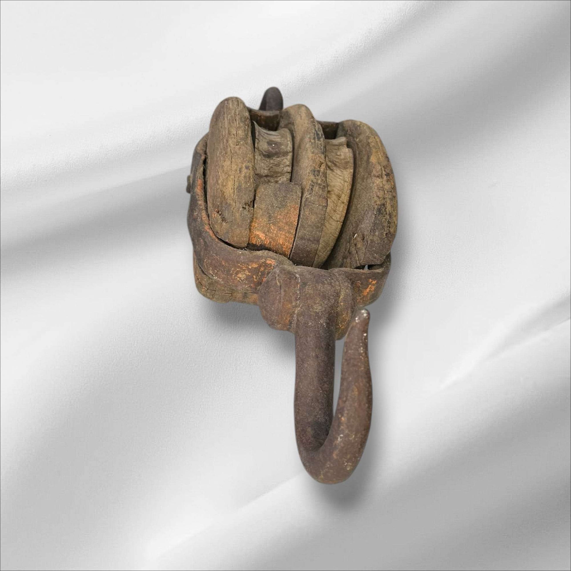 Polea doble antigua de madera y hierro — aparejo náutico - Cositas Antiguas – La Guadaña, Anticuarios Online en Jerez , vender antigüedades, muebles antiguos