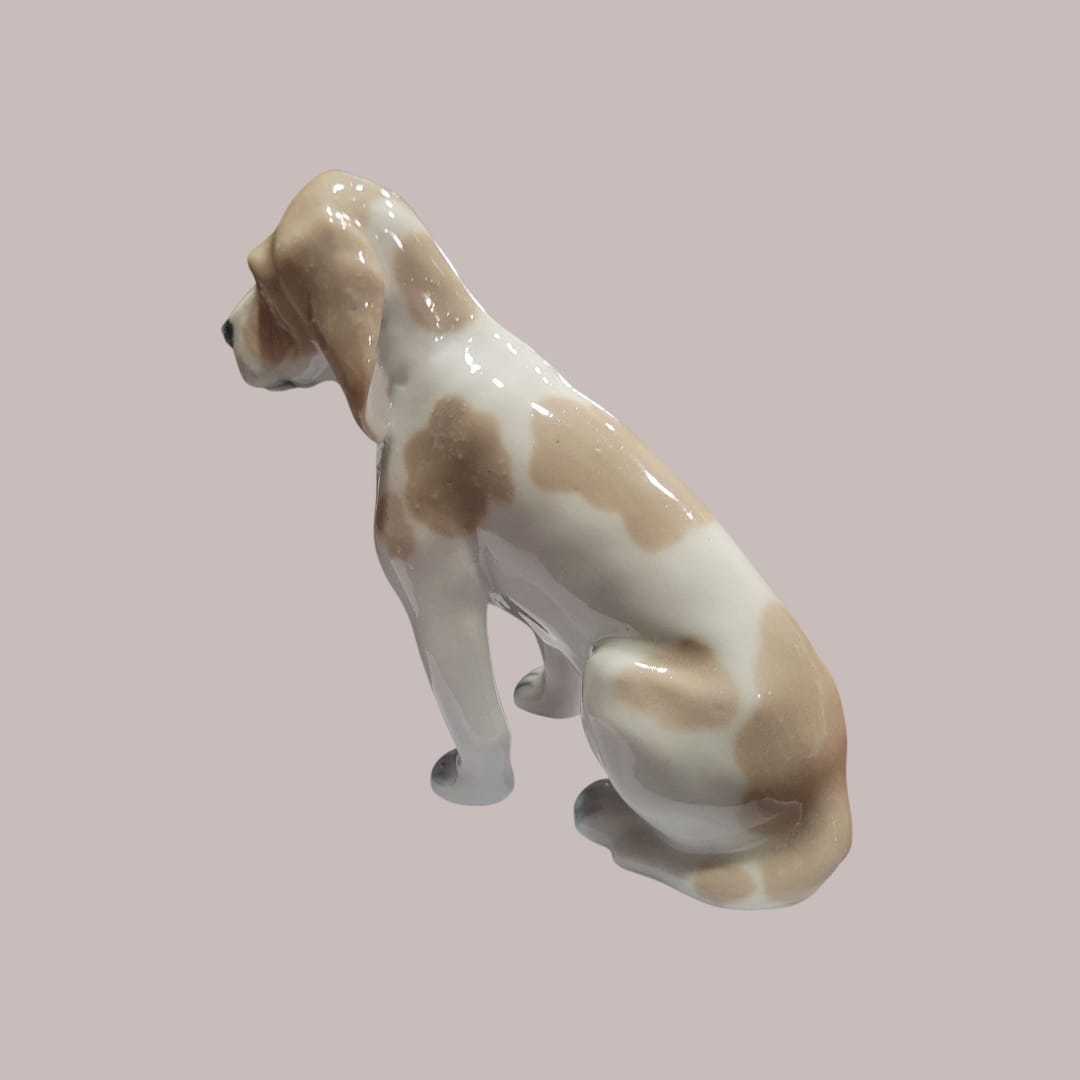 Perro de porcelana Lladró sentado en acabado brillante - Cositas Antiguas – La Guadaña, Anticuarios Online en Jerez , vender antigüedades, muebles antiguos