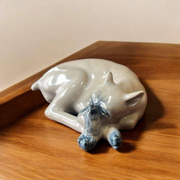 Perro de porcelana Leonardo PEYRO – Boxer dormido realista - Cositas Antiguas – La Guadaña, Anticuarios Online en Jerez , vender antigüedades, muebles antiguos
