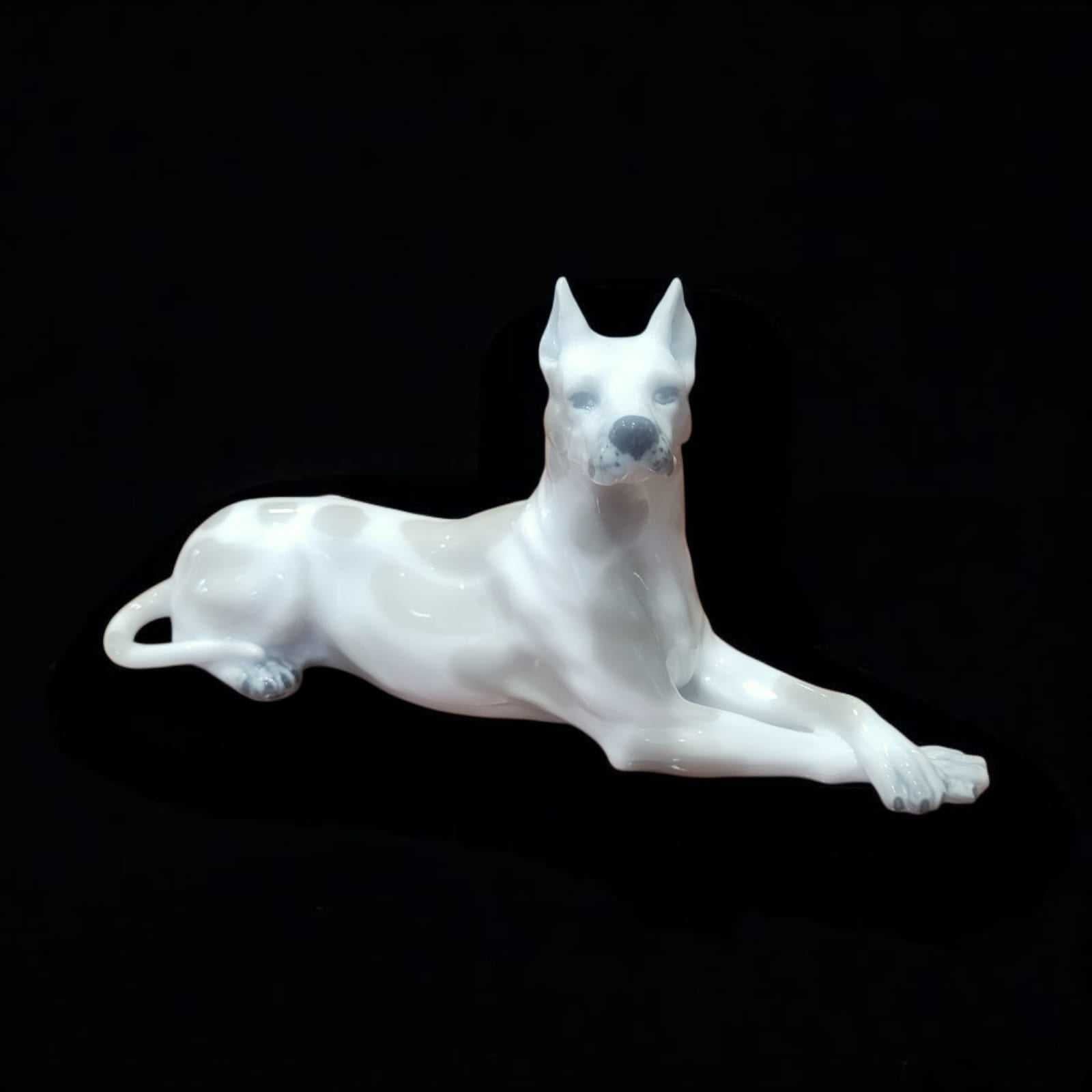 Perro de porcelana Leonardo PEYRO, elegancia en cerámica - Cositas Antiguas – La Guadaña, Anticuarios Online en Jerez , vender antigüedades, muebles antiguos