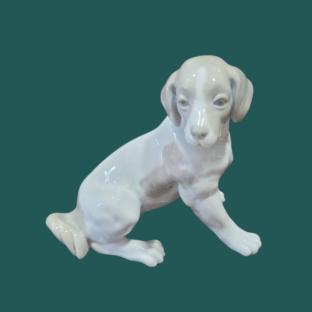 Figura perro NAO Lladró porcelana sentado - Cositas Antiguas – La Guadaña, Anticuarios Online en Jerez , vender antigüedades, muebles antiguos