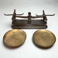 Balanza de hierro con platos metálicos vintage exclusiva - Cositas Antiguas – La Guadaña, Anticuarios Online en Jerez , vender antigüedades, muebles antiguos