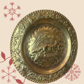 Plato decorativo antiguo de metal plateado con relieve - Cositas Antiguas – La Guadaña, Anticuarios Online en Jerez , vender antigüedades, muebles antiguos