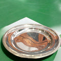 Bandeja redonda de metal plateado, elegancia y clásico - Cositas Antiguas – La Guadaña, Anticuarios Online en Jerez , vender antigüedades, muebles antiguos