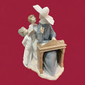 Porcelana Lladró: Monja con Piano y Niños, Arte y Elegancia - Cositas Antiguas – La Guadaña, Anticuarios Online en Jerez , vender antigüedades, muebles antiguos