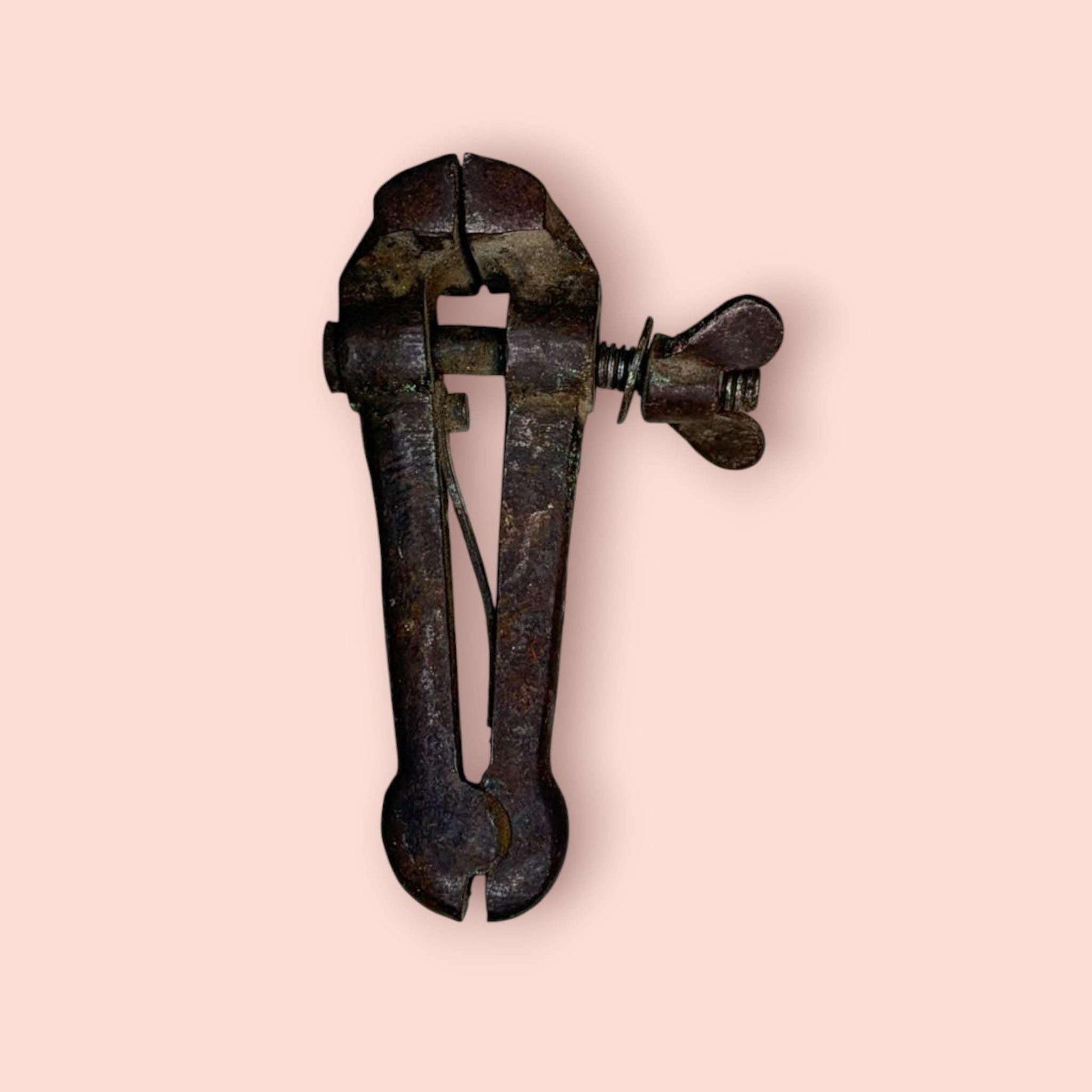 Presilla antigua de talabartero: pieza exclusiva - Cositas Antiguas – La Guadaña, Anticuarios Online en Jerez , vender antigüedades, muebles antiguos