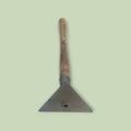 Raspador triangular de pintura antiguo – Pieza única - Cositas Antiguas – La Guadaña, Anticuarios Online en Jerez , vender antigüedades, muebles antiguos
