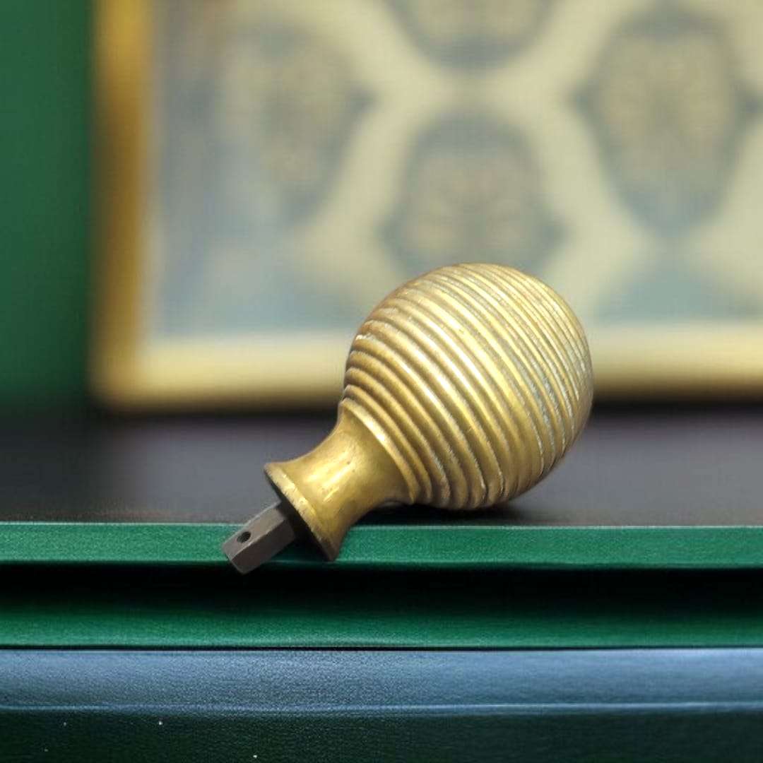 Pomo beehive de bronce vintage para puertas o muebles - Cositas Antiguas – La Guadaña, Anticuarios Online en Jerez , vender antigüedades, muebles antiguos