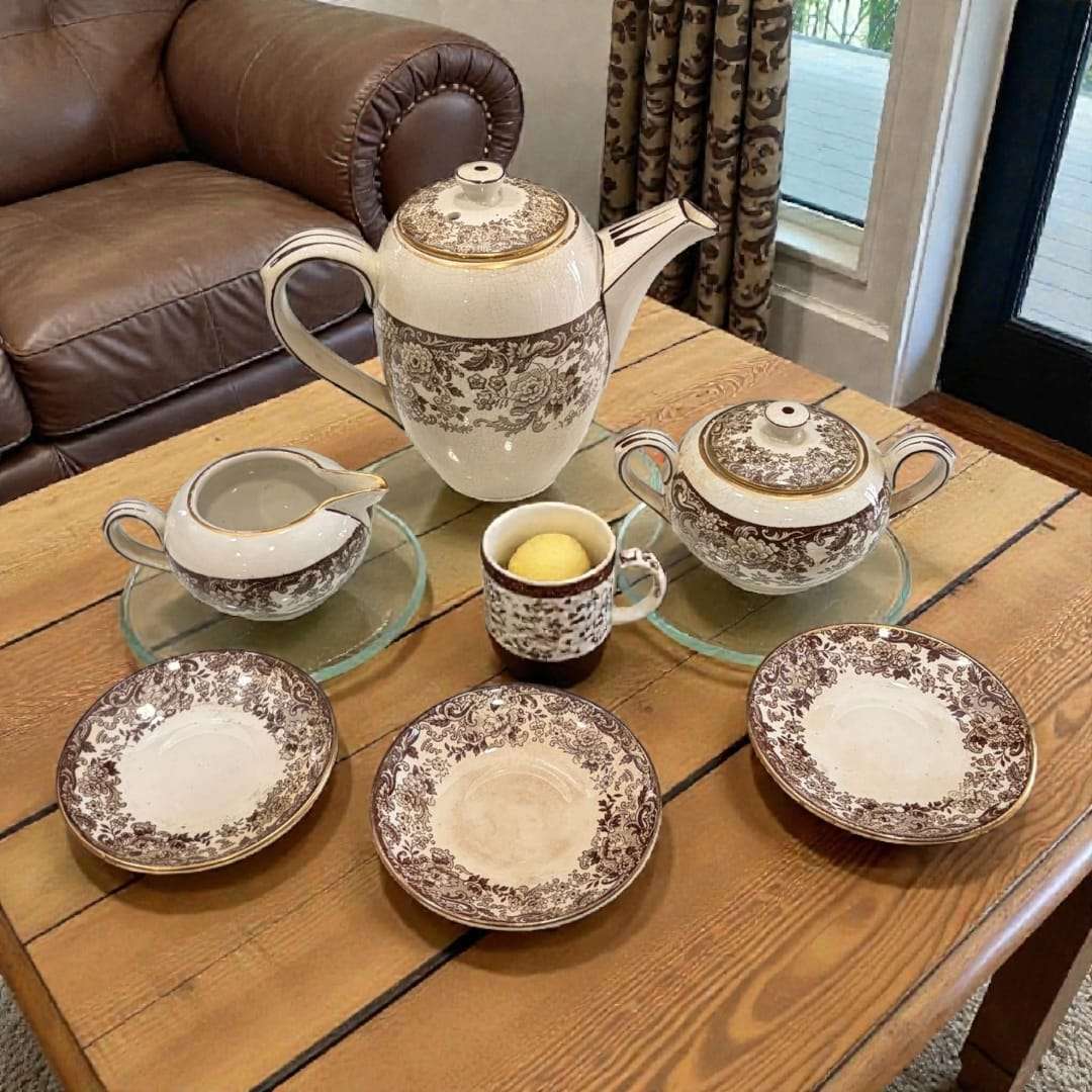 Resto Juego de cafe Cartuja de Sevilla Pickman | Elegancia - Cositas Antiguas – La Guadaña, Anticuarios Online en Jerez , vender antigüedades, muebles antiguos