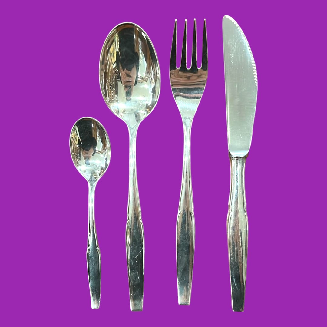 Restos de cubertería de metal plateado en venta exclusiva - Cositas Antiguas – La Guadaña, Anticuarios Online en Jerez , vender antigüedades, muebles antiguos