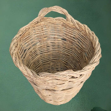 Canasta de Vendimia de Jerez Años 60-70 – ¡Decorativa y Útil! - Cositas Antiguas – La Guadaña, Anticuarios Online en Jerez , vender antigüedades, muebles antiguos
