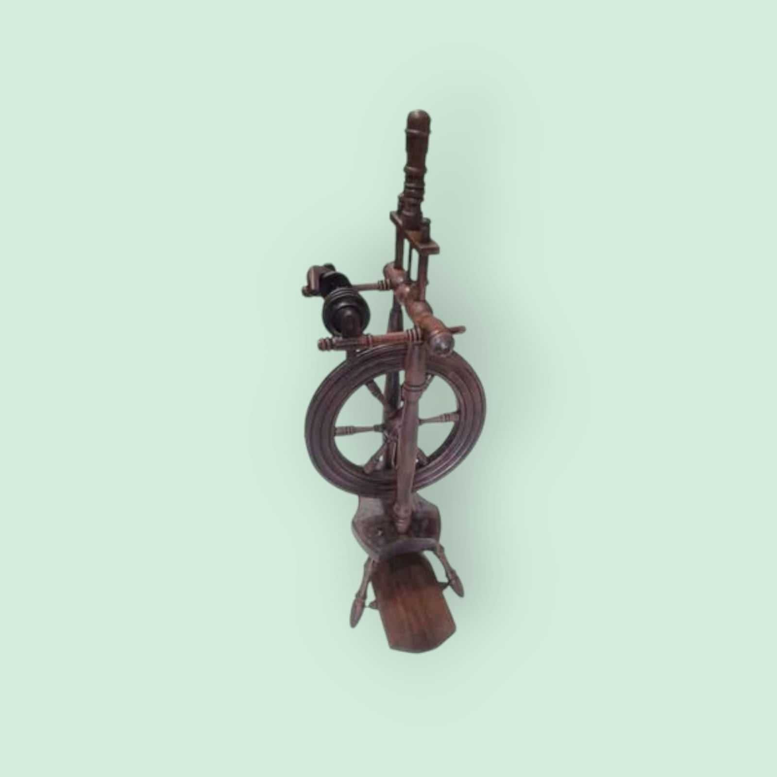 Rueca de madera antigua tratada para decoración - Cositas Antiguas – La Guadaña, Anticuarios Online en Jerez , vender antigüedades, muebles antiguos