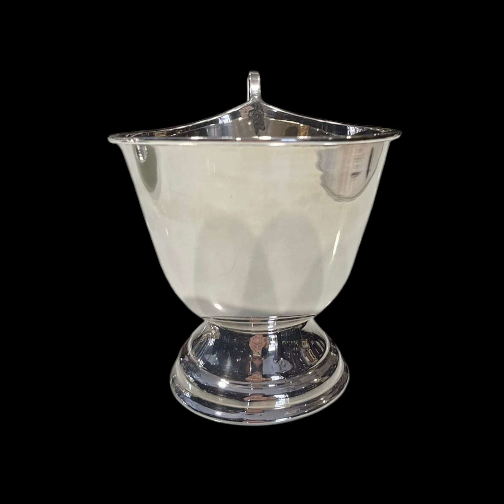 Salsera de metal plateado con diseño clásico y elegante - Cositas Antiguas – La Guadaña, Anticuarios Online en Jerez , vender antigüedades, muebles antiguos