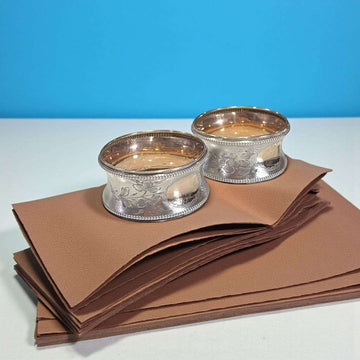 Pareja de servilleteros de metal plateado | Elegancia única - Cositas Antiguas – La Guadaña, Anticuarios Online en Jerez , vender antigüedades, muebles antiguos
