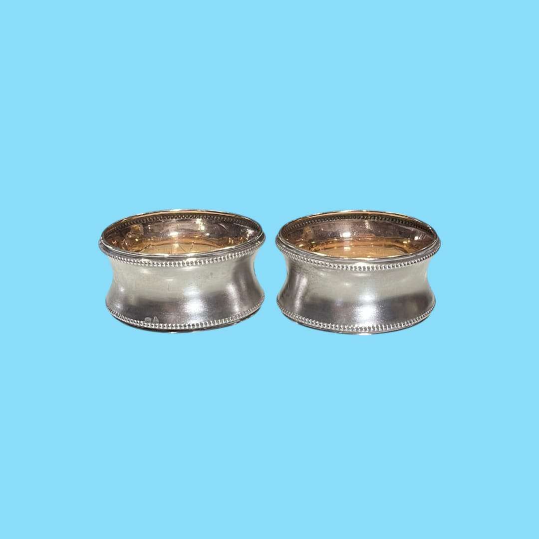 Pareja de servilleteros de metal plateado | Elegancia única - Cositas Antiguas – La Guadaña, Anticuarios Online en Jerez , vender antigüedades, muebles antiguos