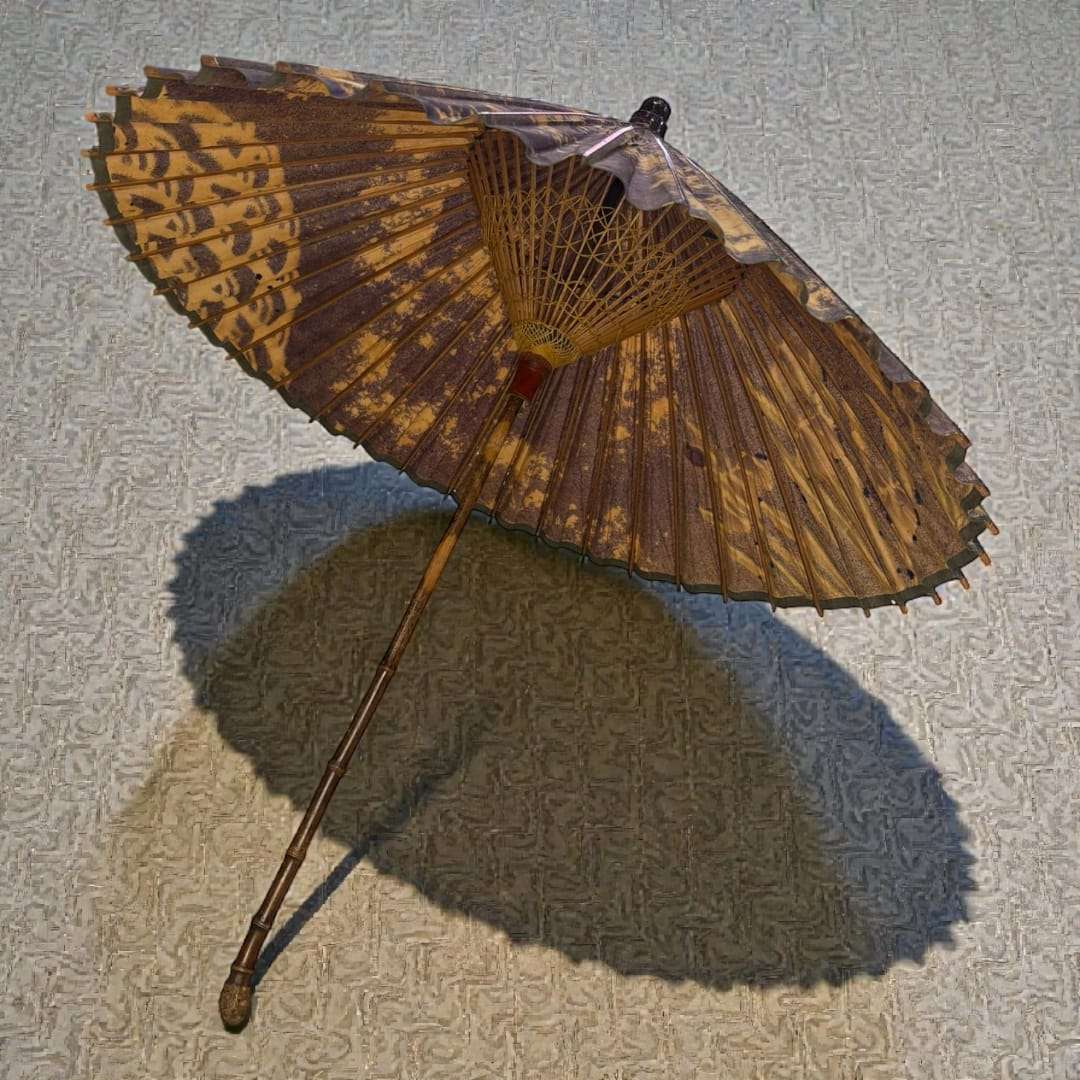 Sombrilla tradicional china antigua | Elegancia y colección - Cositas Antiguas – La Guadaña, Anticuarios Online en Jerez , vender antigüedades, muebles antiguos