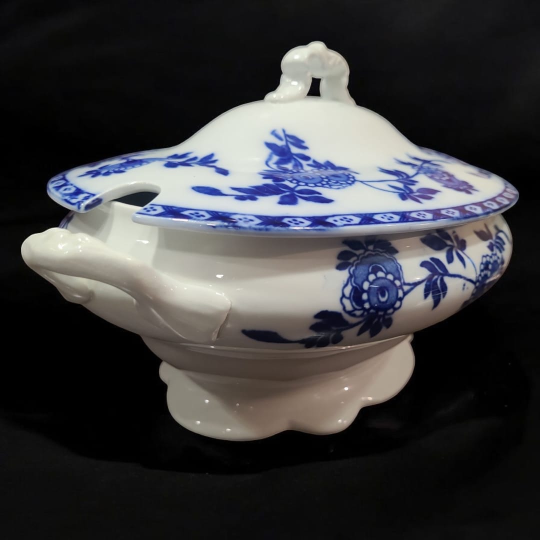 Sopera en Porcelana esmaltada - Detalle Sevillano - Cositas Antiguas – La Guadaña, Anticuarios Online en Jerez , vender antigüedades, muebles antiguos