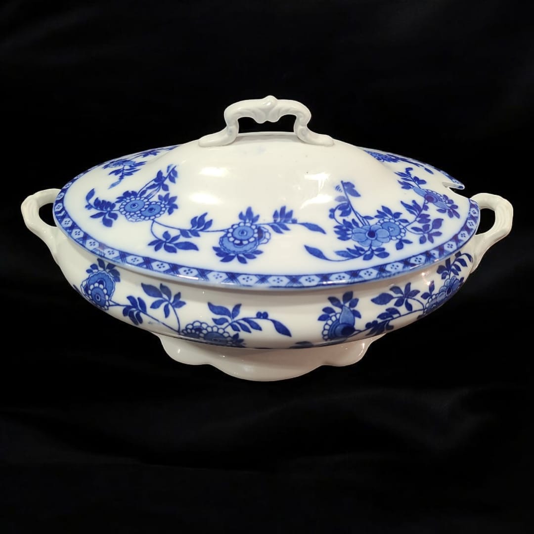 Sopera en Porcelana esmaltada - Detalle Sevillano - Cositas Antiguas – La Guadaña, Anticuarios Online en Jerez , vender antigüedades, muebles antiguos
