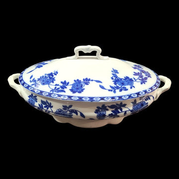 Sopera en Porcelana esmaltada - Elegancia Sevillana - Cositas Antiguas – La Guadaña, Anticuarios Online en Jerez , vender antigüedades, muebles antiguos