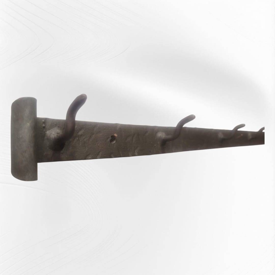 Soporte de forja antigua para colgar utensilios o decoración - Cositas Antiguas – La Guadaña, Anticuarios Online en Jerez , vender antigüedades, muebles antiguos