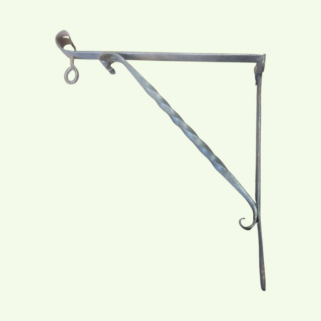 Soporte de pared de forja antiguo decorativo y resistente - Cositas Antiguas – La Guadaña, Anticuarios Online en Jerez , vender antigüedades, muebles antiguos