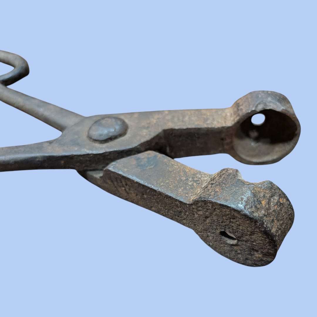Alicates antiguos para hacer bolas de rejas de hierro - Cositas Antiguas – La Guadaña, Anticuarios Online en Jerez , vender antigüedades, muebles antiguos