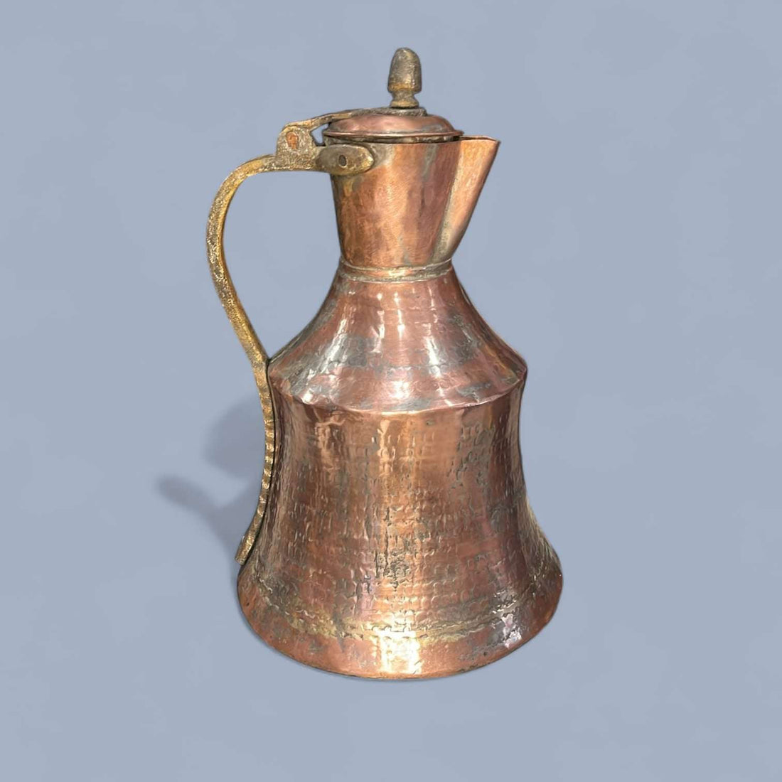 Jarra de aguamanil antigua de cobre con tapa y asa original - Cositas Antiguas – La Guadaña, Anticuarios Online en Jerez , vender antigüedades, muebles antiguos