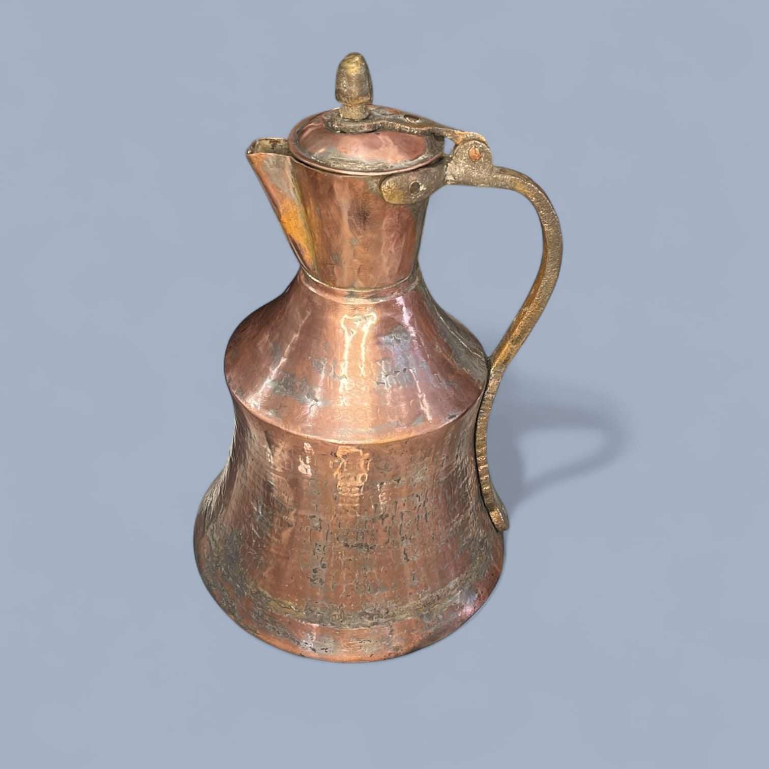 Jarra de aguamanil antigua de cobre con tapa y asa original - Cositas Antiguas – La Guadaña, Anticuarios Online en Jerez , vender antigüedades, muebles antiguos