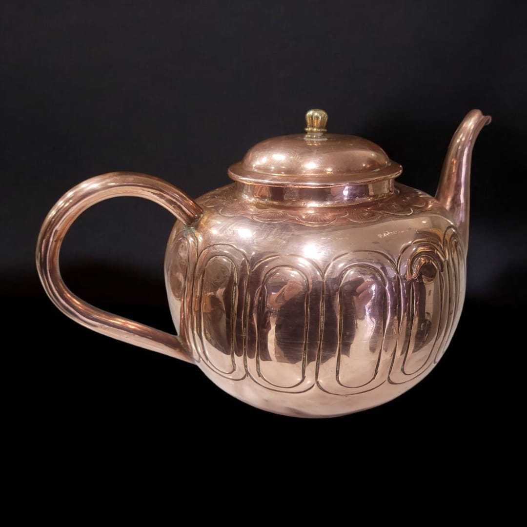 Tetera de Cobre Antibacteriana – Un clásico con elegancia - Cositas Antiguas – La Guadaña, Anticuarios Online en Jerez , vender antigüedades, muebles antiguos