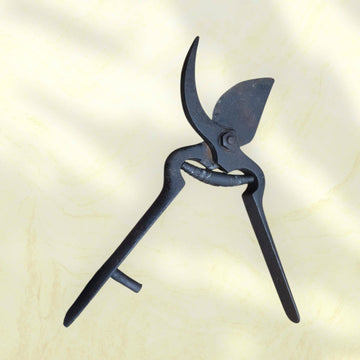 Tijeras de podar antiguas de forja - Pieza exclusiva - Cositas Antiguas – La Guadaña, Anticuarios Online en Jerez , vender antigüedades, muebles antiguos
