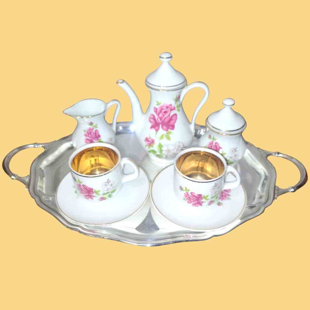 Juego de cafe "Tú y Yo" porcelana con detalles dorados - Cositas Antiguas – La Guadaña, Anticuarios Online en Jerez , vender antigüedades, muebles antiguos