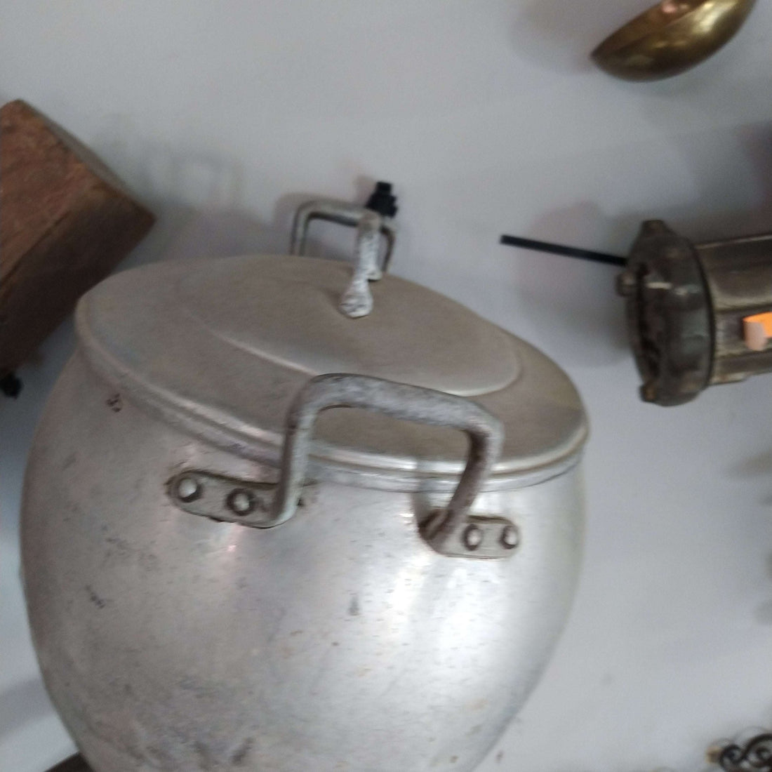 Olla de aluminio con tapa - Cocina vintage de calidad - Cositas Antiguas – La Guadaña, Anticuarios Online en Jerez , vender antigüedades, muebles antiguos