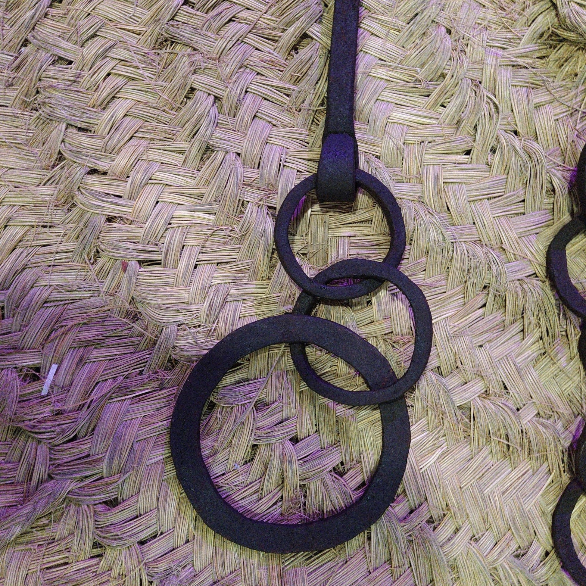 Cadena - LLares de hierro forjado para colgar calderos - Cositas Antiguas – La Guadaña, Anticuarios Online en Jerez , vender antigüedades, muebles antiguos