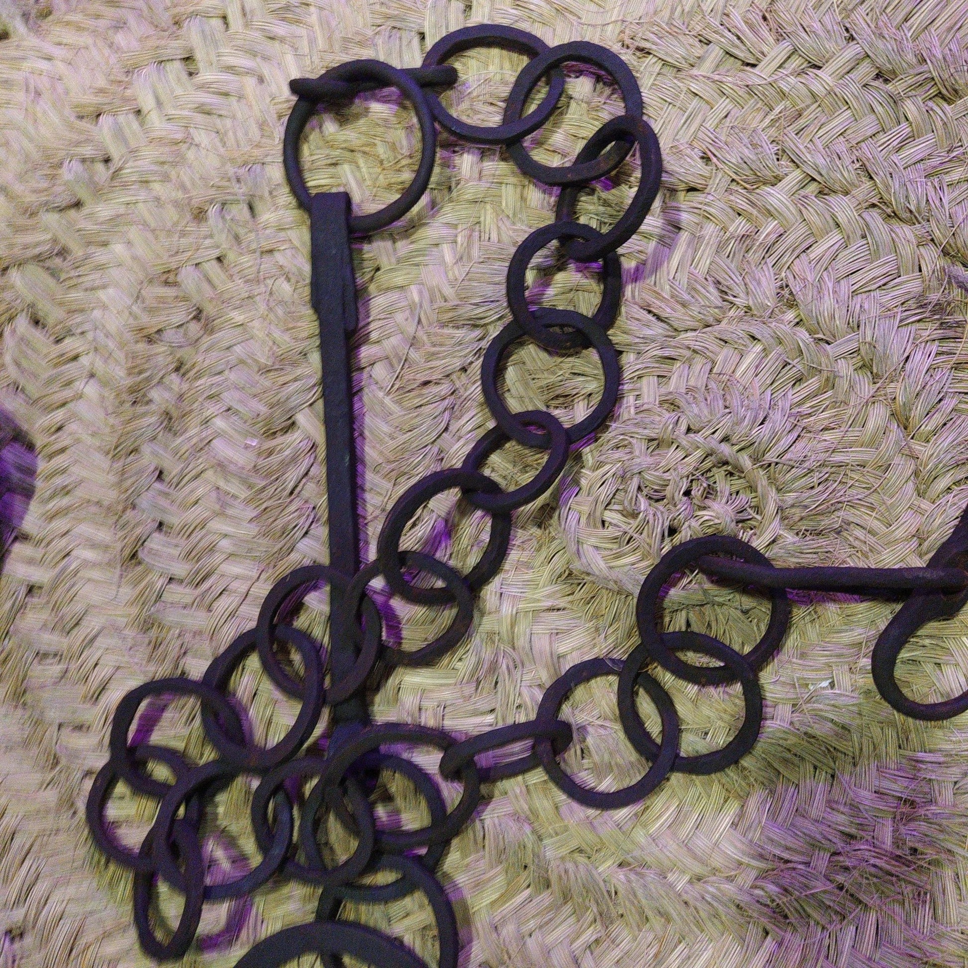 Cadena - LLares de hierro forjado para colgar calderos - Cositas Antiguas – La Guadaña, Anticuarios Online en Jerez , vender antigüedades, muebles antiguos