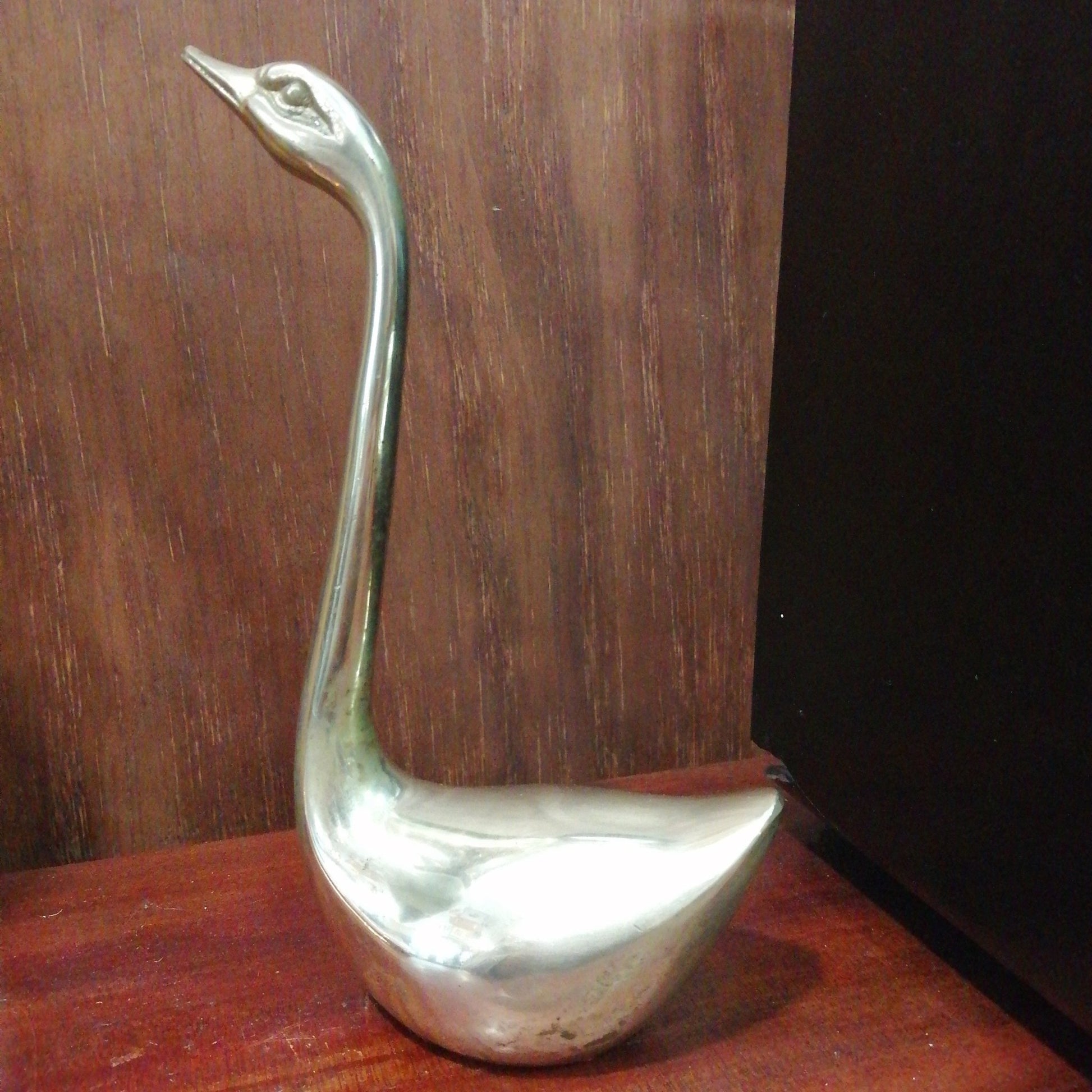 Cisne de metal decorativo – Elegancia y sofisticación vintage - Cositas Antiguas – La Guadaña, Anticuarios Online en Jerez , vender antigüedades, muebles antiguos