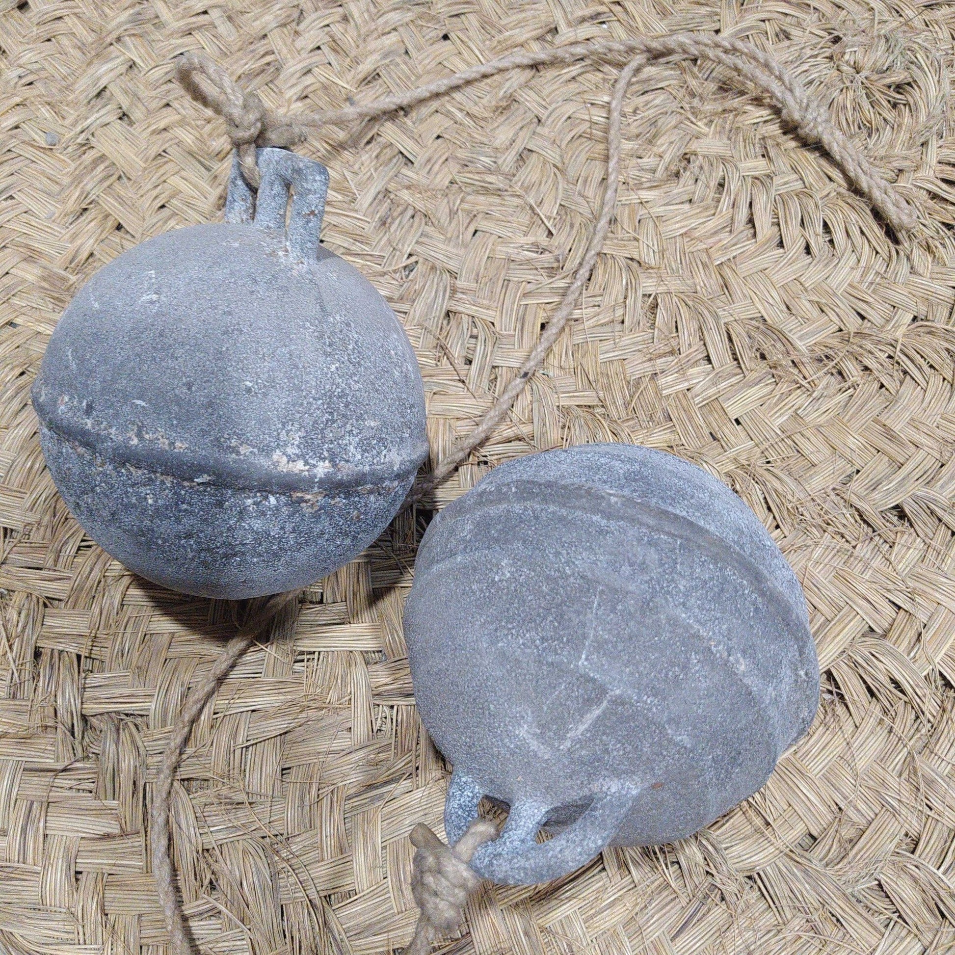 Boyas Náuticas de Calamina – Calidad y Estilo Náutico Vintage - Cositas Antiguas – La Guadaña, Anticuarios Online en Jerez , vender antigüedades, muebles antiguos
