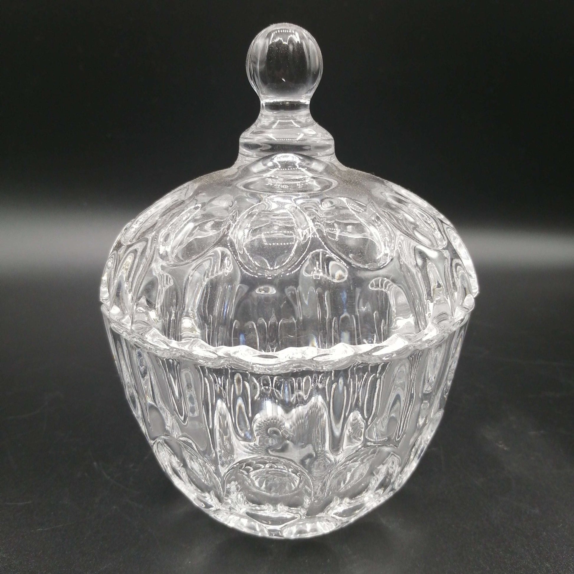 Tarro de Cristal Tallado con Tapa - Elegancia y Funcionalidad - Cositas Antiguas – La Guadaña, Anticuarios Online en Jerez , vender antigüedades, muebles antiguos