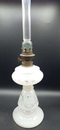 Quinqué de opalina pintado a mano - Elegancia clásica y calidad - Cositas Antiguas – La Guadaña, Anticuarios Online en Jerez , vender antigüedades, muebles antiguos